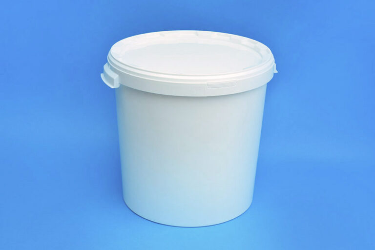 Graham Tyson 30 Litre White Bucket and Lid