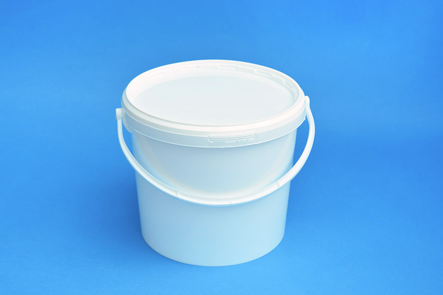 5 LITRE WHITE BUCKET and LID